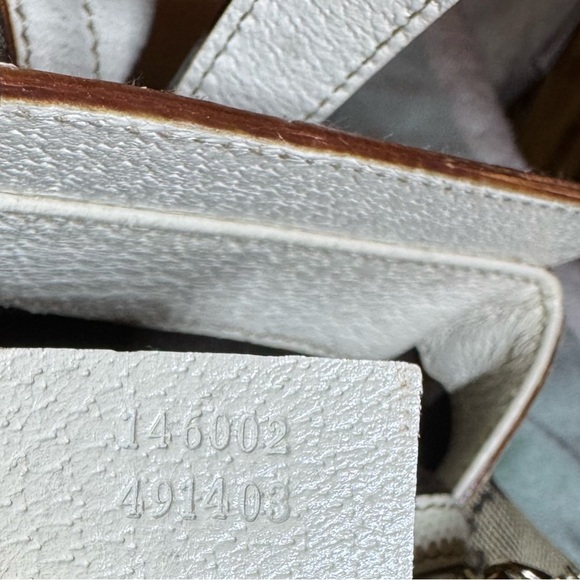 40% PRICE DROP!!
$4777 (was $795)
GUCCI Treasure Boston w/Key And Charm - Picture 9 of 16